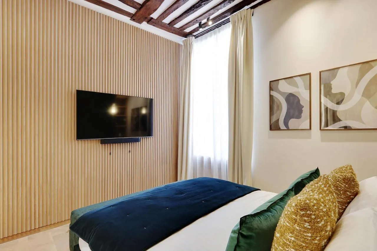 Thelander - Serviced In Saint-germain-des-pres